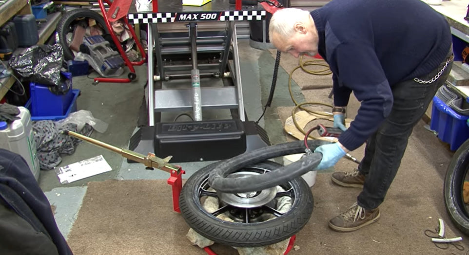 Motorcycle Tyre Change Guide: DIY Fitting & Installation Tips